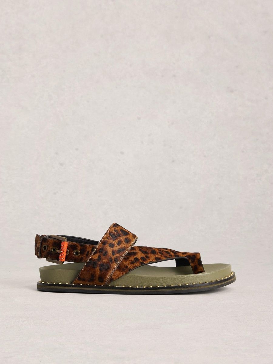 Sandalen mit Leopardenmuster und Zehenschlaufe
