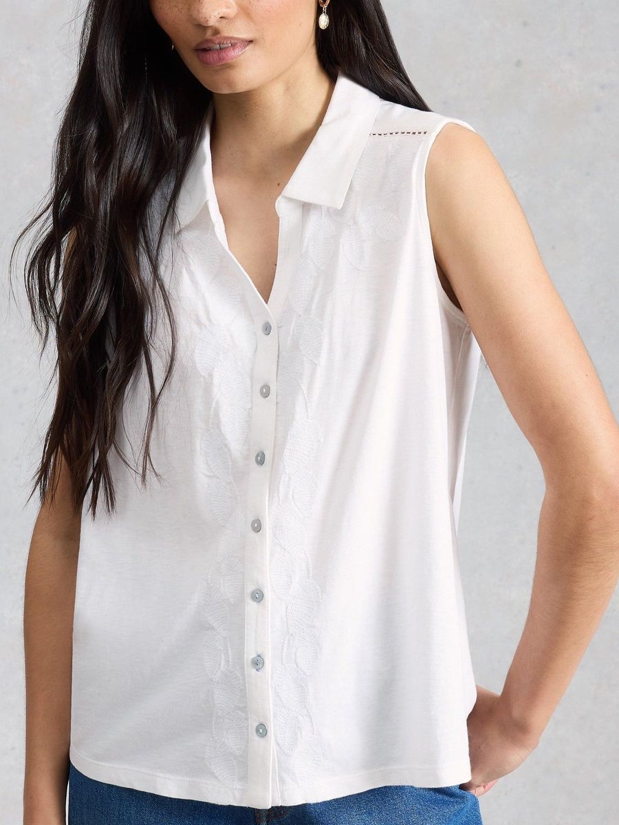 Ärmellose Bluse mit Stickerei