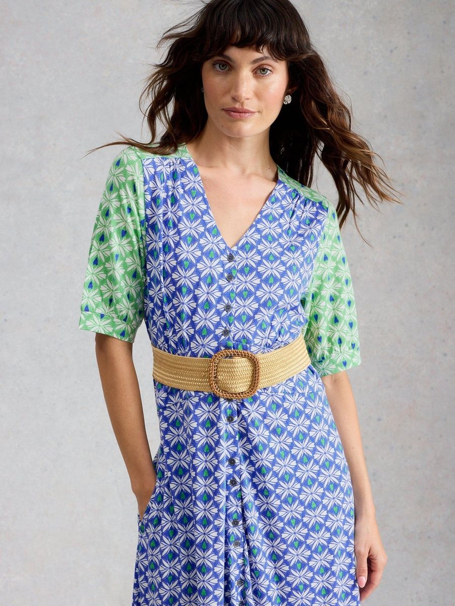 Jerseykleid mit geometrischem Muster und V-Ausschnitt