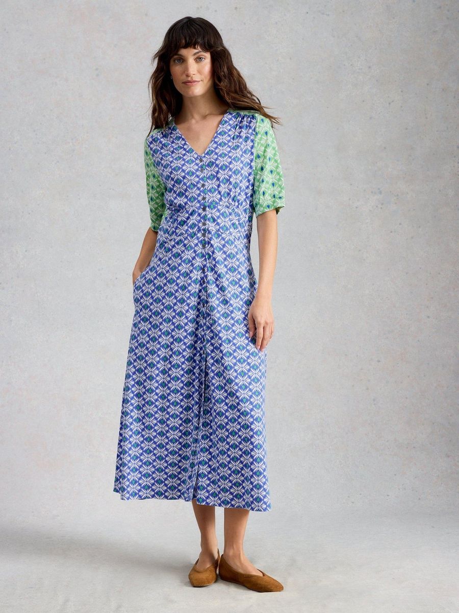Jerseykleid mit geometrischem Muster und V-Ausschnitt