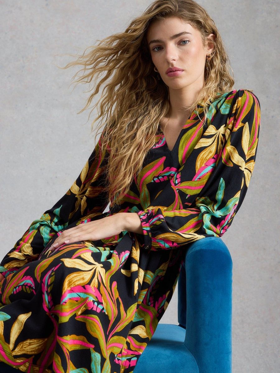 Fließendes Jerseykleid mit Tropenprint