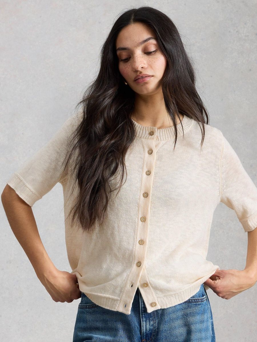 Kurzärmelige Strickjacke mit Knopfleiste