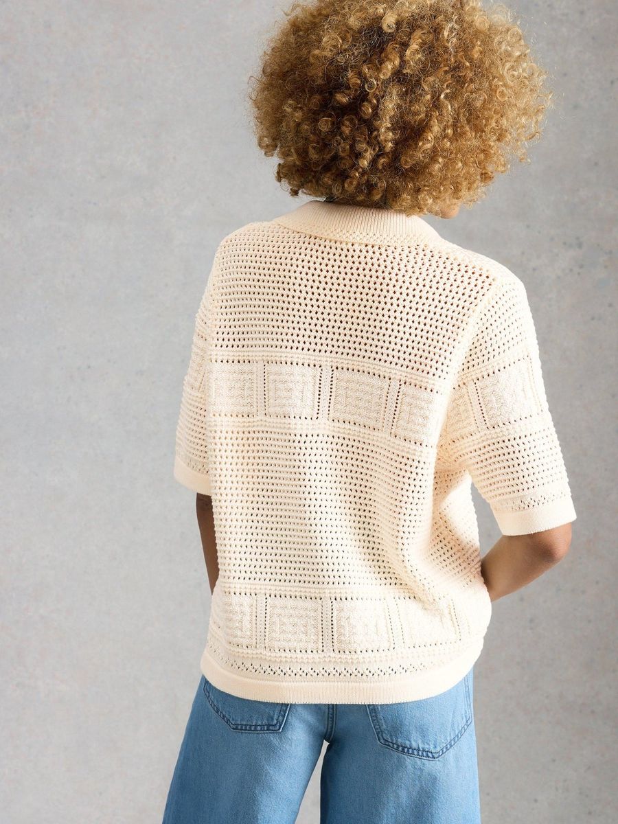 Kurzärmelige Häkel-Strickjacke mit Kragen