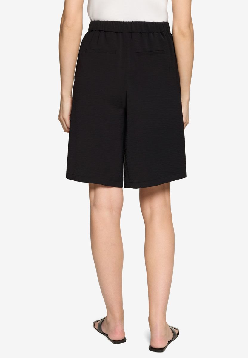 Elegante Bermudashorts mit Gürtel
