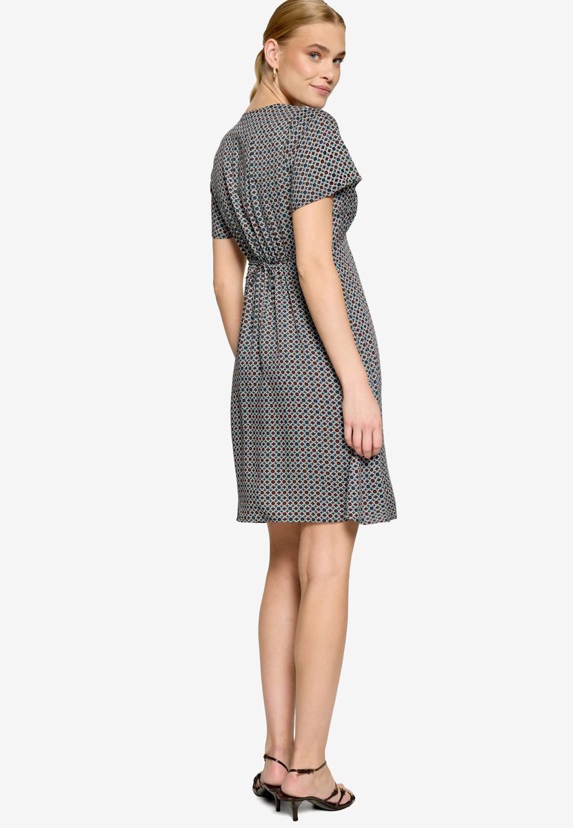 Mini-Empire-Kleid mit geometrischem Muster
