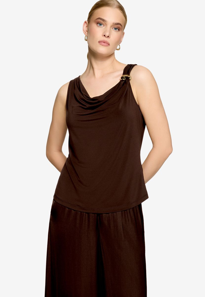 Top mit Wasserfallausschnitt und Metalldetail
