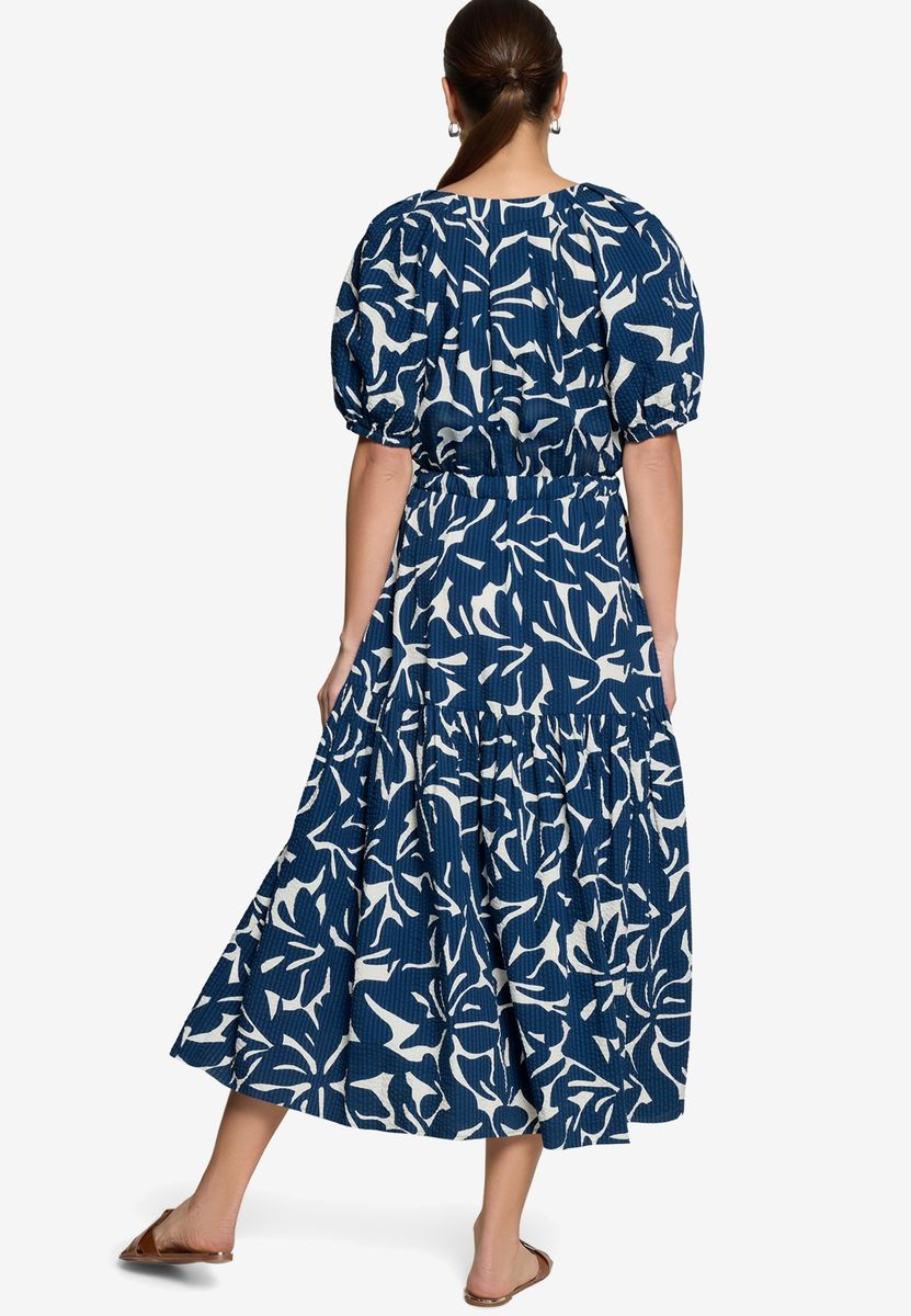 Kurzärmliges gestuftes Maxikleid
