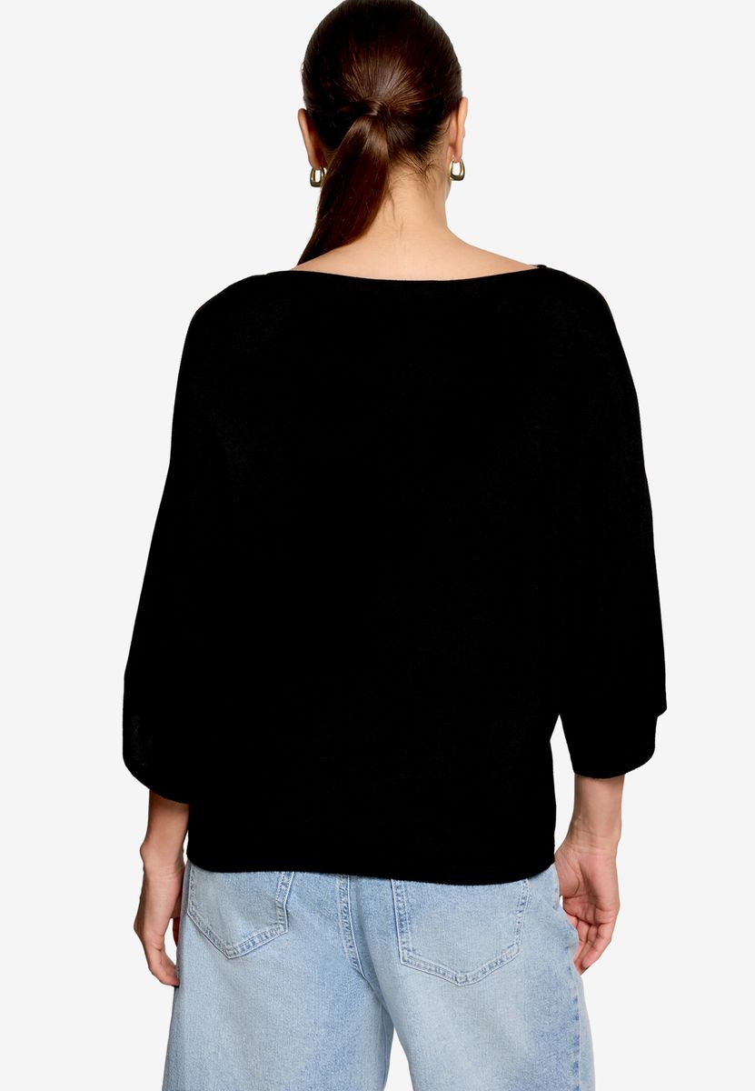Minimalistischer Strickpullover mit Fledermausärmeln