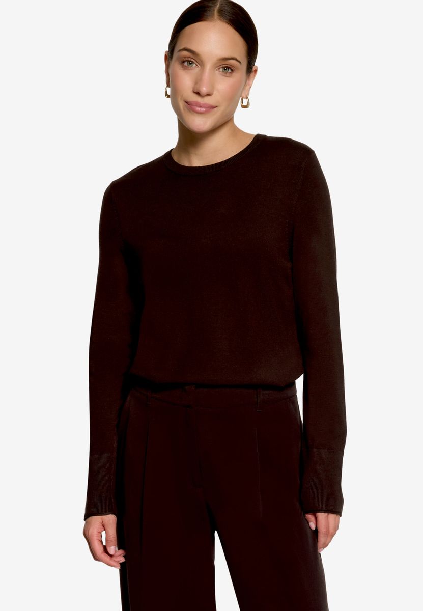 Klassischer Strickpullover mit Rundhalsausschnitt