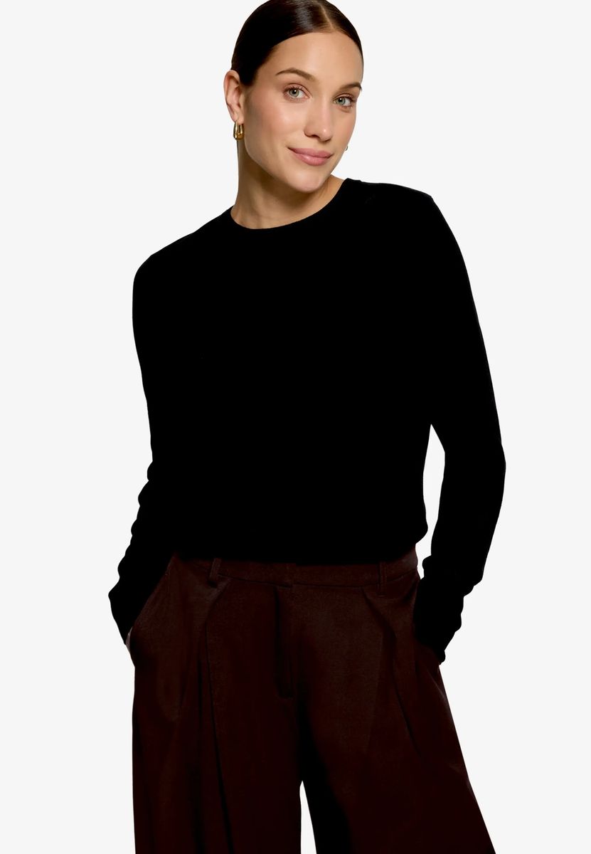 Essentieller Feinstrick-Pullover mit Rundhalsausschnitt