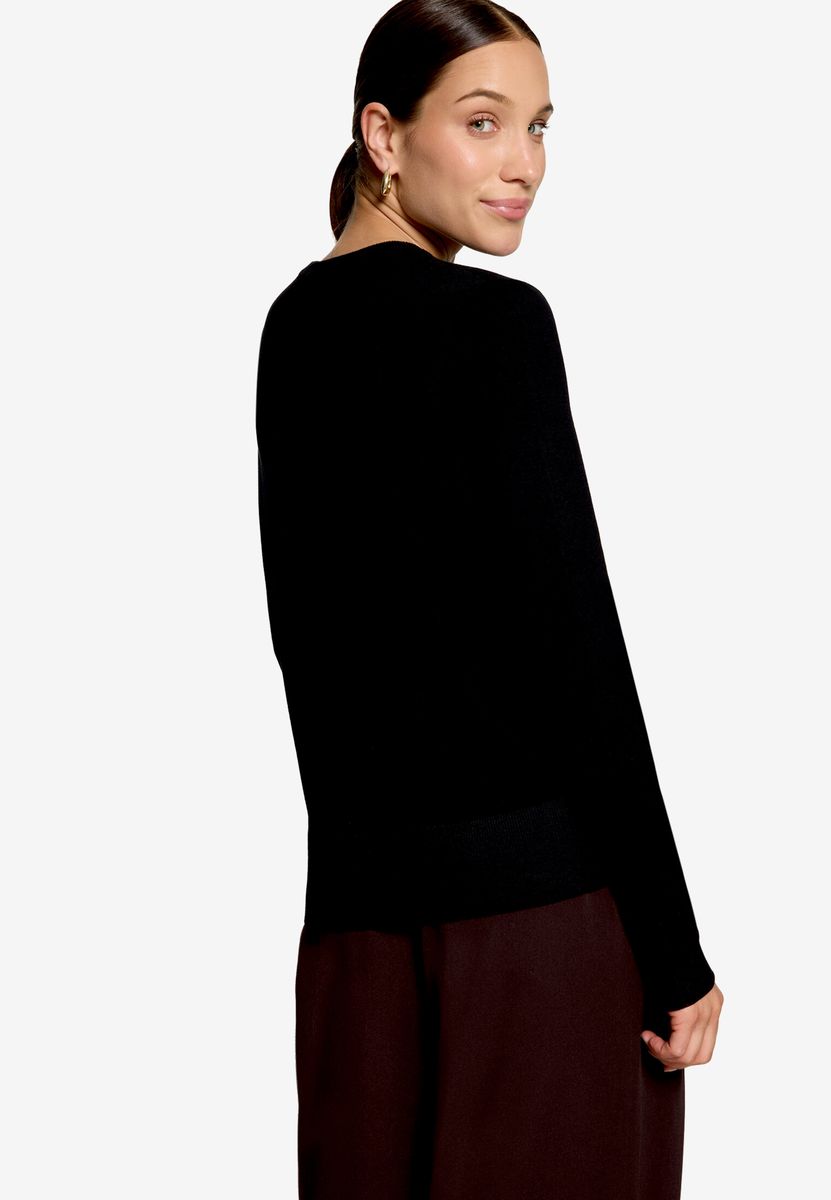 Essentieller Feinstrick-Pullover mit Rundhalsausschnitt