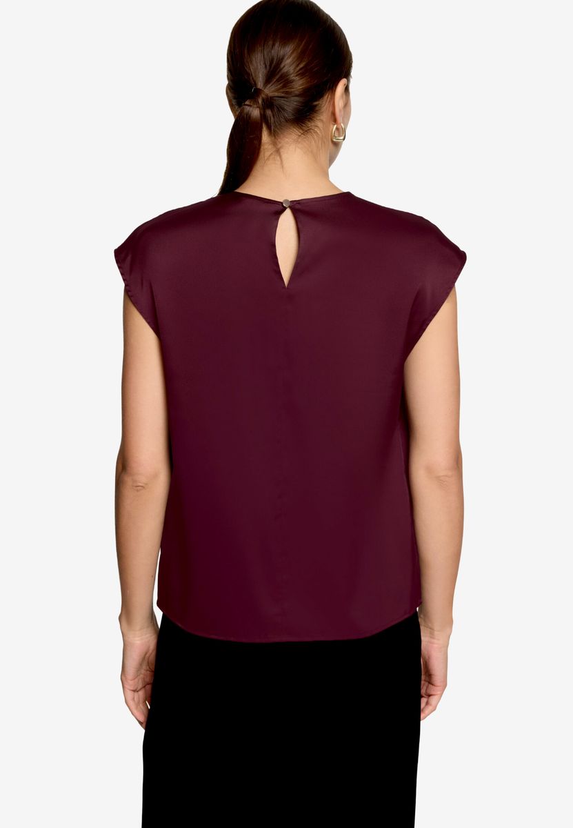 Elegante Satinbluse mit Faltenlegung