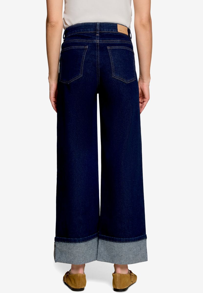 Weit geschnittene Jeans mit breitem Umschlag