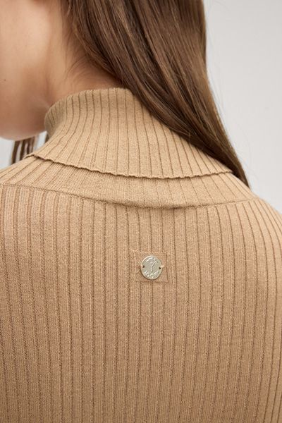 Rippstrick-Rollkragenpullover mit Logo-Details