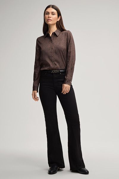 Fließende Satinbluse mit Animal-Print