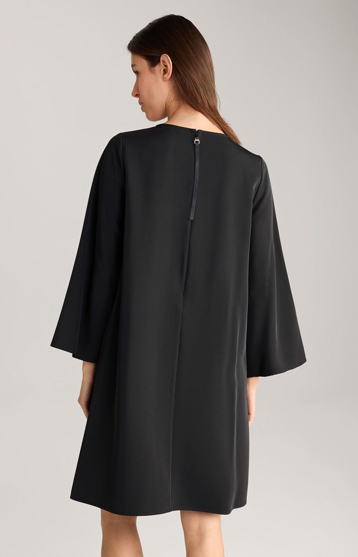 Minimalistisches A-Linien-Kleid mit weiten Ärmeln
