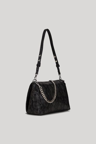 Schultertasche in Schlangenleder-Optik mit Kette