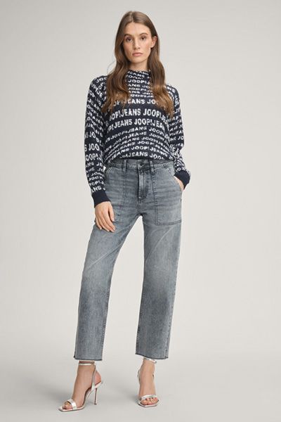Straight-Leg-Jeans mit aufgesetzten Taschen