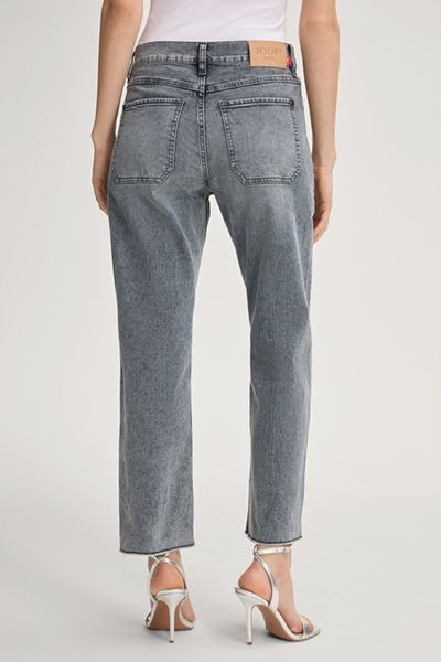 Straight-Leg-Jeans mit aufgesetzten Taschen