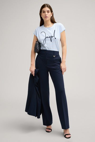 Gestreiftes Shirt mit kursiver Stickerei
