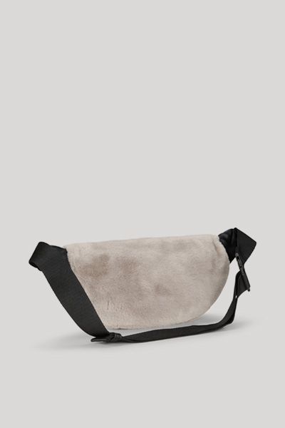Flauschige Gürteltasche aus Kunstfell