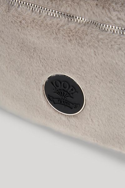 Flauschige Gürteltasche aus Kunstfell