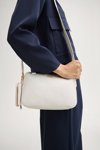 Geprägte Monogramm-Schultertasche mit Pouch