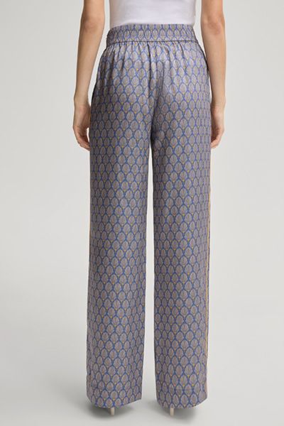 Gemusterte Satinhose mit weitem Bein