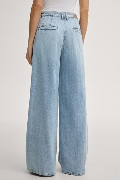 Weite Jeans mit Bundfalten