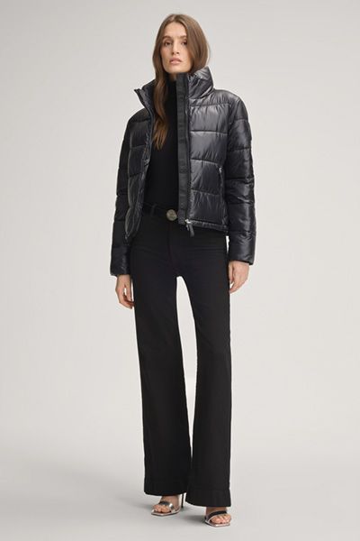 Weit ausgestellte Jeans mit hoher Taille