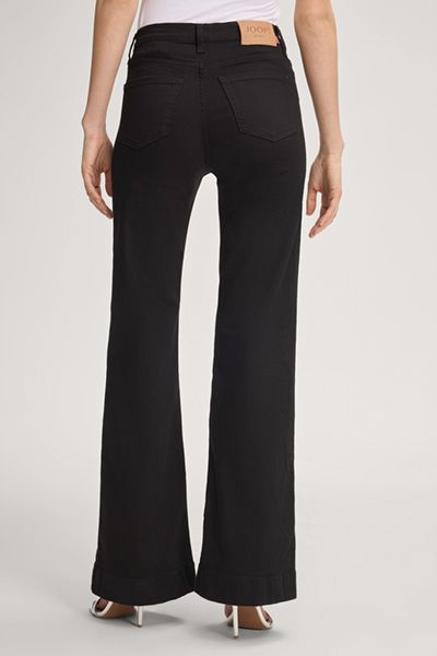 Weit ausgestellte Jeans mit hoher Taille