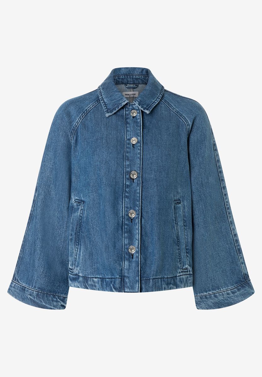 Kurze Jeansjacke mit weiten Ärmeln