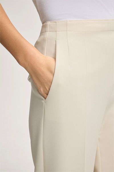 Elegante Marlene-Hose mit weitem Bein