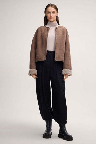 Minimalistische Lammfelljacke aus Leder
