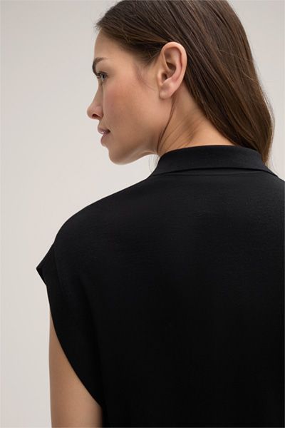 Ärmelloses Feinstrick-Poloshirt aus Seidenmix