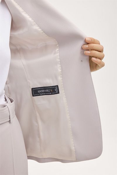 Taillierter Einknopf-Blazer aus Schurwolle