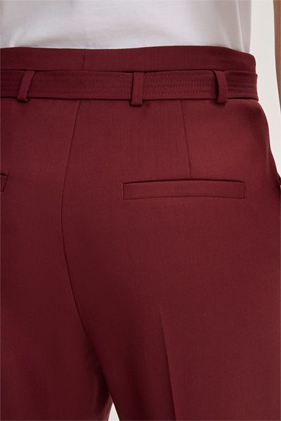 Schurwollhose mit Bundfalte und Gürtel