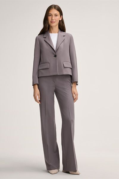 Moderner Crêpe-Blazer in Kastenform