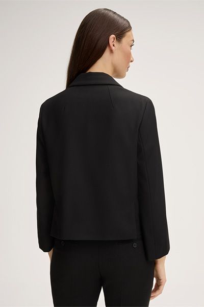 Kurzer Crêpe-Blazer mit Pattentaschen