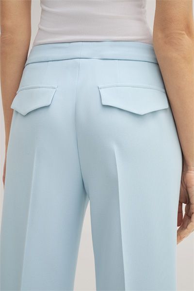 Weit geschnittene Marlene-Hose aus Crêpe