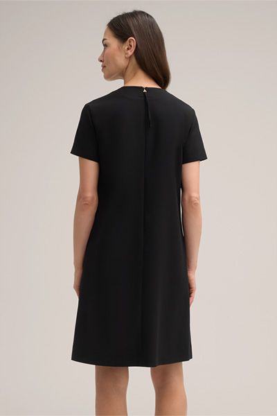 Minimalistisches A-Linien-Kleid aus Crêpe