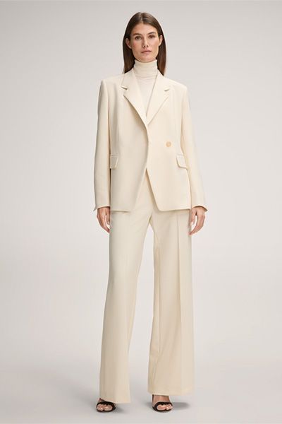 Klassischer Crêpe-Blazer mit Pattentaschen