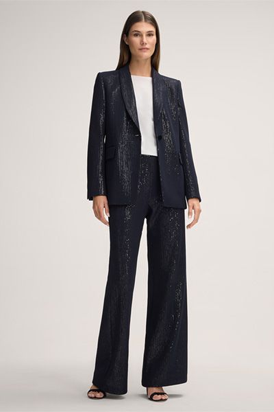 Minimalistische Crepe-Bluse mit U-Boot-Ausschnitt