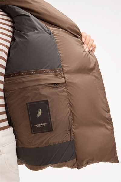 Asymmetrischer gesteppter Daunenpuffer