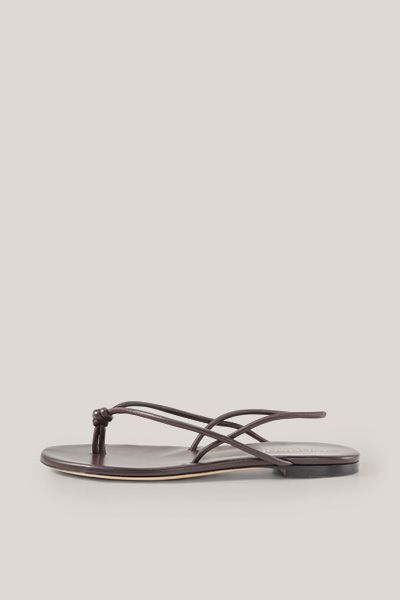 Minimalistische Riemchensandalen aus Leder