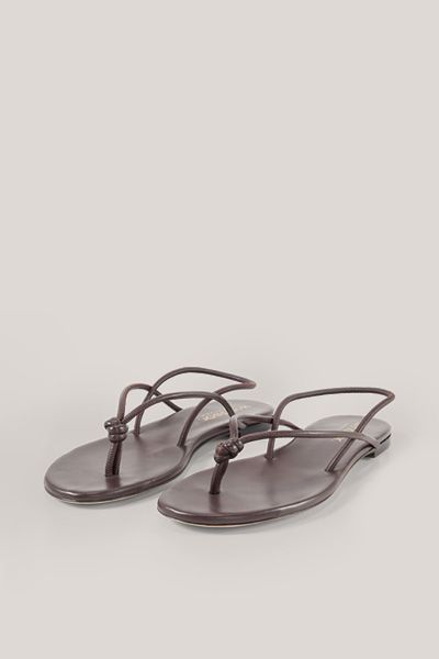 Minimalistische Riemchensandalen aus Leder