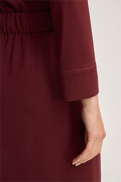 Elegantes Plissee-Midi mit Gürtel