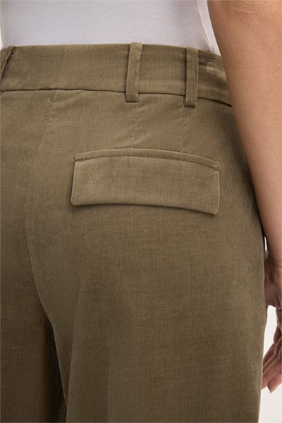Weit geschnittene Marlenehose aus Feincord