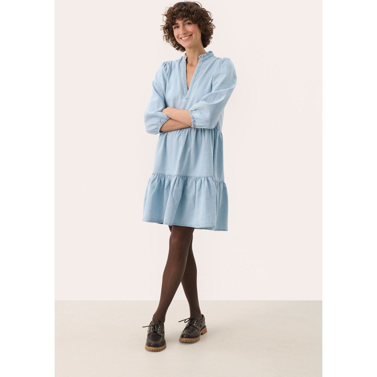 Gestuftes Denim-Minikleid