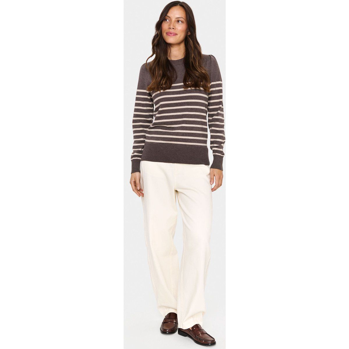 Klassischer gestreifter Rundhals-Strickpullover